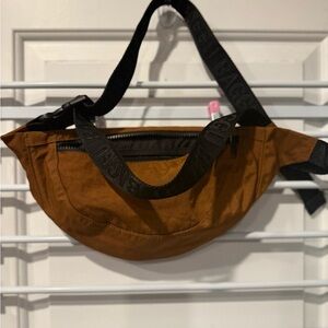 BAGGU Rust Brown Belt Bag with Black Strap